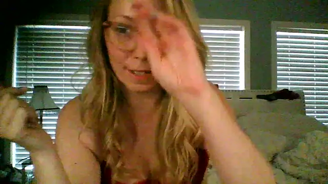 Snapshot of NikkiB653466 chatting on 03.03.26 NikkiB653466 online show from 03.03.26