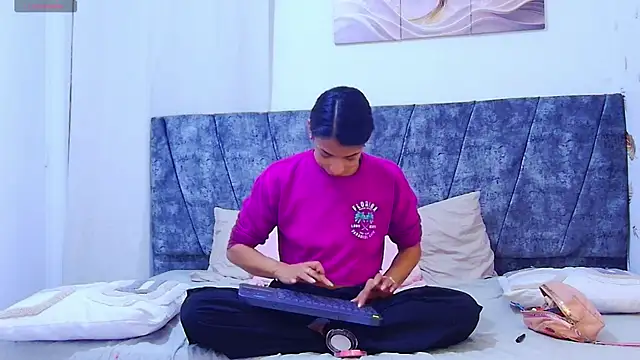 MelanyStone  online show from 04.11.26