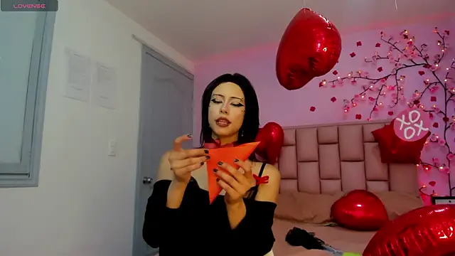 Snapshot of emma_cg chatting on 02.13.26 emma cg online show from 02.13.26