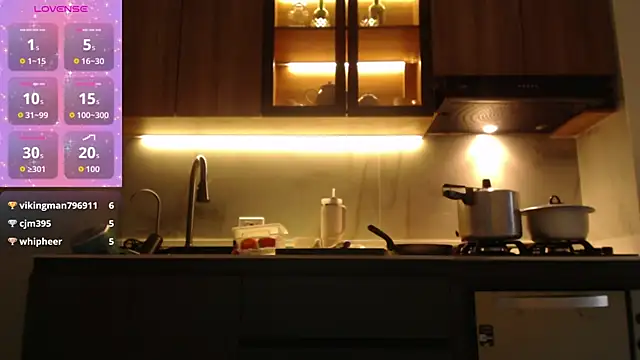 Lupita 3xx online show from 04.15.26