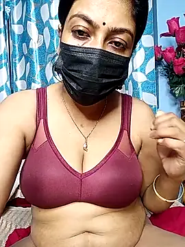 Snapshot of miss_pompa chatting on 02.18.26 miss pompa online show from 02.18.26