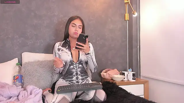 vaelina angels online show from 04.21.26