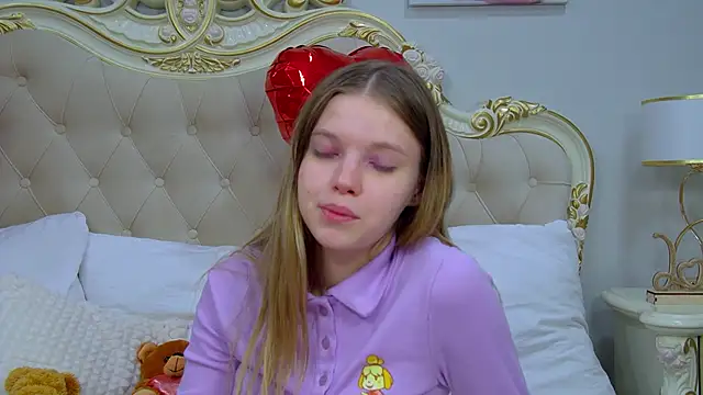 HallyBradley online show from 03.03.26