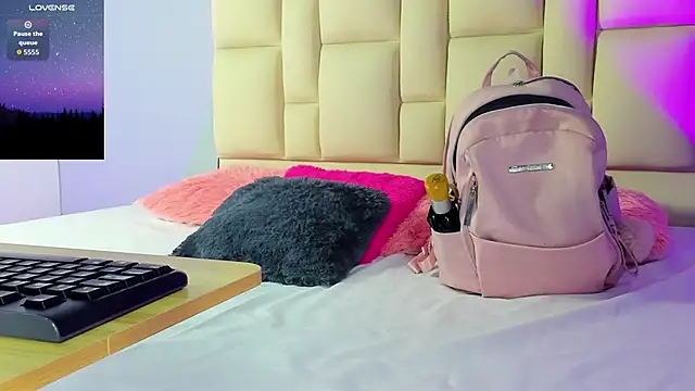 Snapshot of Zaphiro__Sky chatting on 02.28.26 Zaphiro Sky online show from 02.28.26