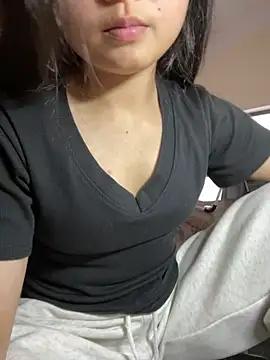 Snapshot of zhaoshangliu chatting on 02.24.26 zhaoshangliu online show from 02.24.26