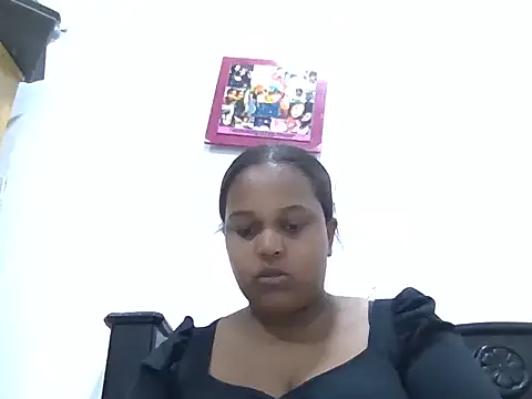 PerlaCurvasgrandes online show from 02.17.26