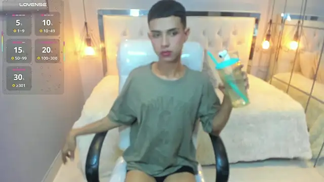 Snapshot of alexking_2 chatting on 03.01.26 alexking 2 online show from 03.01.26