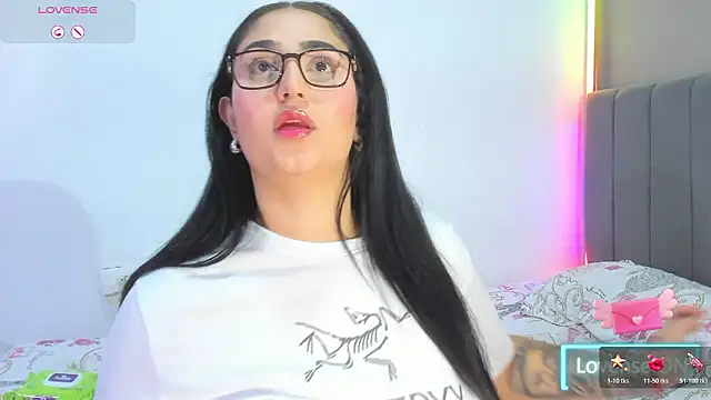 Snapshot of Curvy_sweet chatting on 02.25.26 Curvy sweet online show from 02.25.26