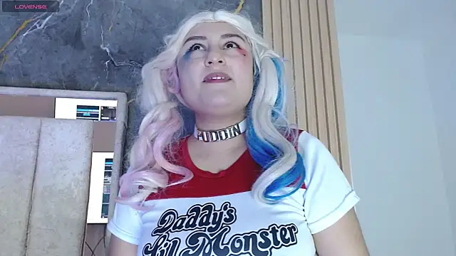 Hazumi Tsu online show from 04.27.26