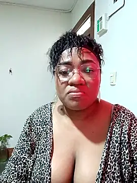 Snapshot of honey-suckle chatting on 02.15.26 honey-suckle online show from 02.15.26