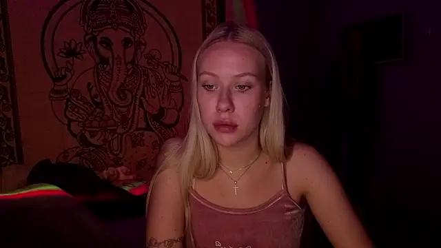 Snapshot of pureeangel chatting on 02.26.26 pureeangel online show from 02.26.26