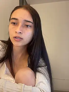 Snapshot of candy_deluxe chatting on 02.19.26 candy deluxe online show from 02.19.26