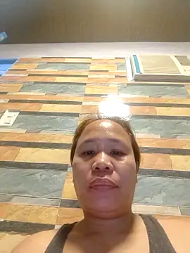 Snapshot of squirtshantal chatting on 10.04.25 squirtshantal online show from 10.04.25