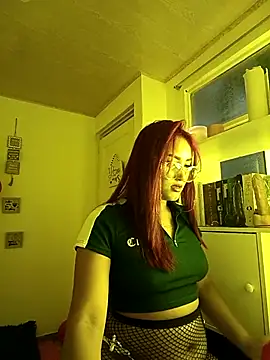 Snapshot of Aleja_Sammy chatting on 02.18.26 Aleja Sammy online show from 02.18.26