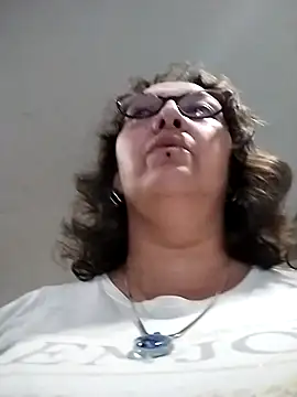  Saraqueen online show from 03.11.26