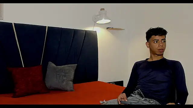 Snapshot of alexx_cum18 chatting on 06.13.26 alexx cum18 online show from 06.13.26