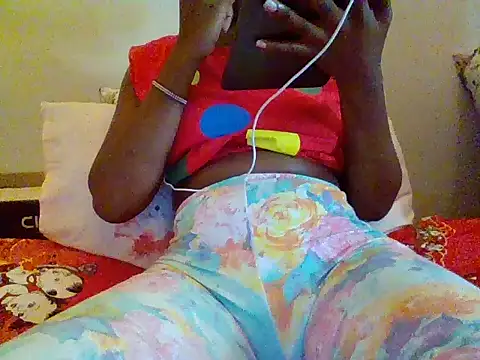 Snapshot of Lunateddy chatting on 02.25.26 Lunateddy online show from 02.25.26