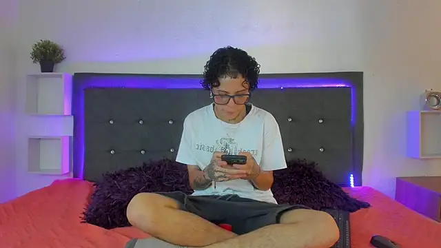 Ale cuzz online show from 03.02.26