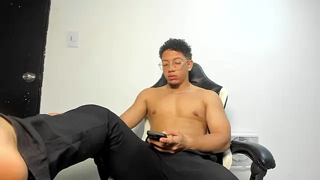 Snapshot of MaxSeduce23 chatting on 02.22.26 MaxSeduce23 online show from 02.22.26