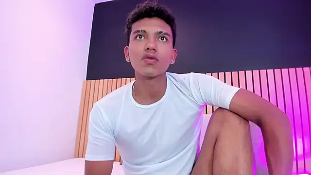 Snapshot of jhoystrong_ chatting on 02.25.26 jhoystrong online show from 02.25.26