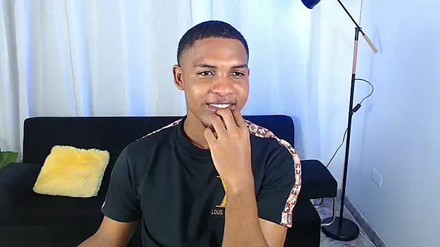 MaxCum18  online show from 02.24.26