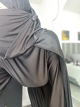 Snapshot of aminaa_ chatting on 02.18.26 aminaa online show from 02.18.26