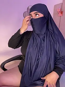 Snapshot of rashaaa_ chatting on 02.14.26 rashaaa online show from 02.14.26