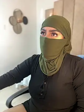 Snapshot of rashaaa_ chatting on 02.26.26 rashaaa online show from 02.26.26