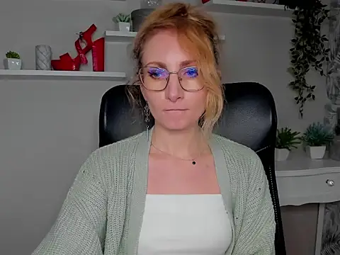 CinderellaMoon online show from 03.10.26