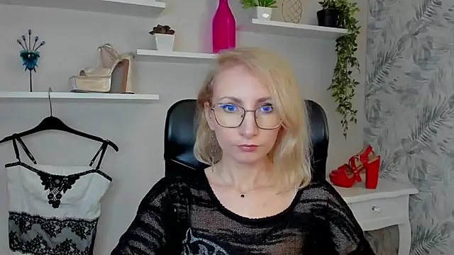 CinderellaMoon online show from 03.25.26