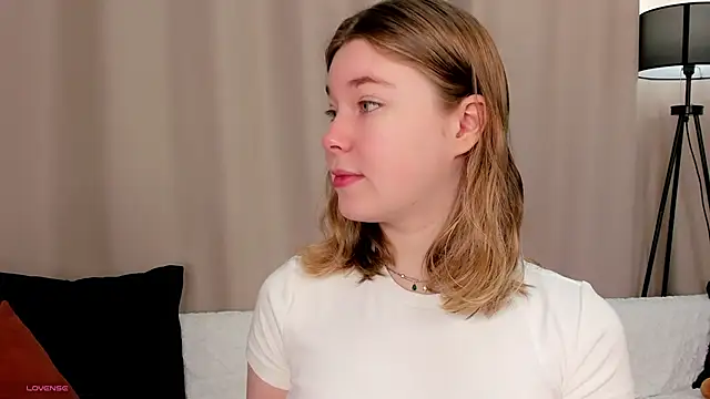 Snapshot of MaraaSwan chatting on 02.22.26 MaraaSwan online show from 02.22.26