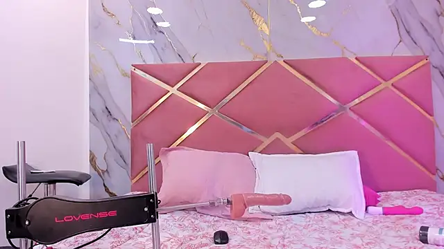 Lilith Kramston online show from 04.15.26