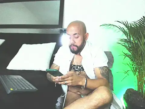 Snapshot of King_bear_25 chatting on 02.26.26 King bear 25 online show from 02.26.26