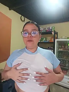 Snapshot of Blanquita_vip chatting on 06.17.26 Blanquita vip online show from 06.17.26