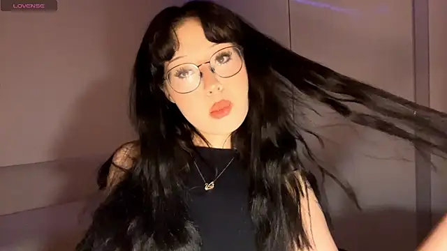 KateGlowee online show from 02.24.26