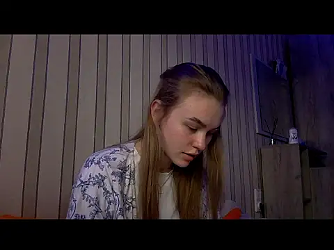 Snapshot of melissashineee chatting on 02.17.26 melissashineee online show from 02.17.26