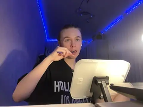 Snapshot of melissashineee chatting on 02.25.26 melissashineee online show from 02.25.26