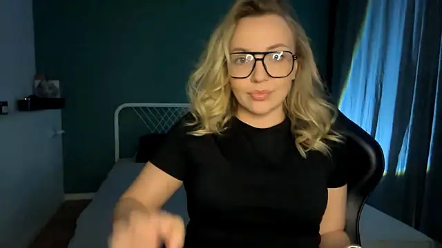 Miabby3 online show from 02.20.26