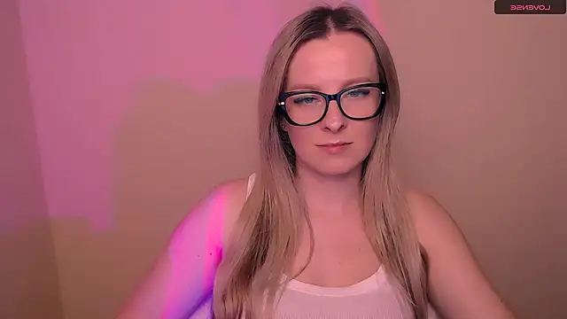 AnnePeach online show from 03.04.26