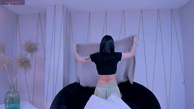 CarolineEvans x online show from 03.20.26