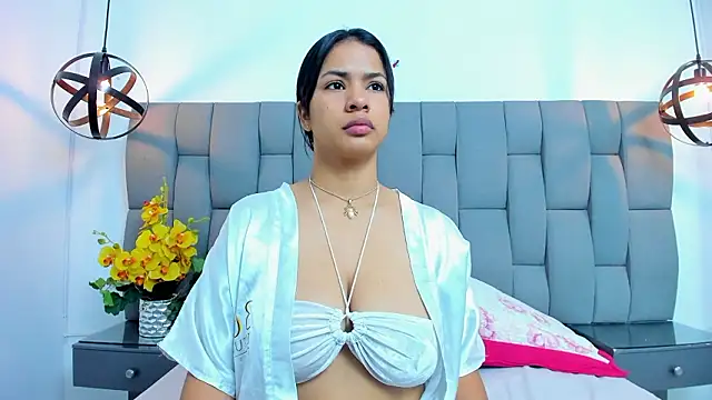 Snapshot of lunavarela chatting on 02.21.26 lunavarela online show from 02.21.26