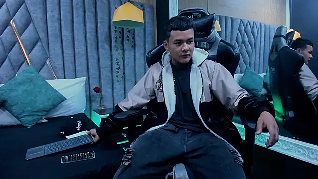 Snapshot of TylerGandi chatting on 02.24.26 TylerGandi online show from 02.24.26