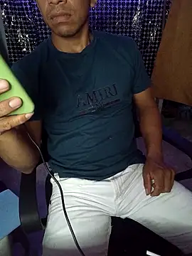 Snapshot of yisusalejo chatting on 02.28.26 yisusalejo online show from 02.28.26