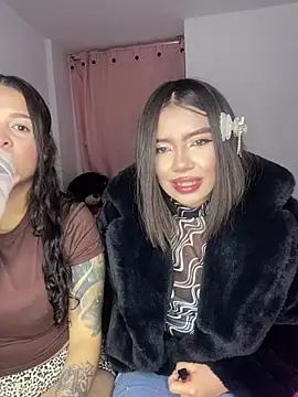 LLauraV online show from 04.30.26