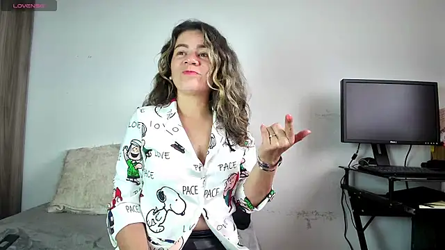 Snapshot of oriana_thomson01 chatting on 07.22.26 oriana thomson01 online show from 07.22.26