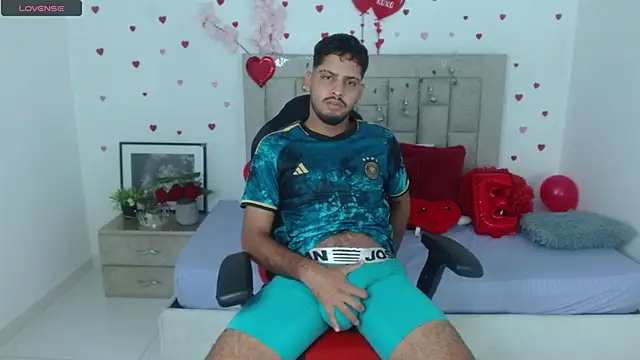 Snapshot of mister_fox723 chatting on 02.23.26 mister fox723 online show from 02.23.26