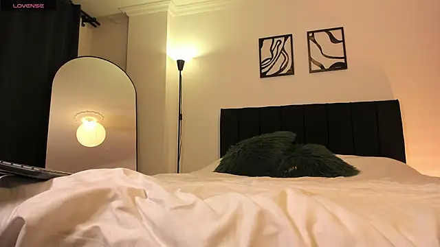 maite evanss online show from 04.15.26