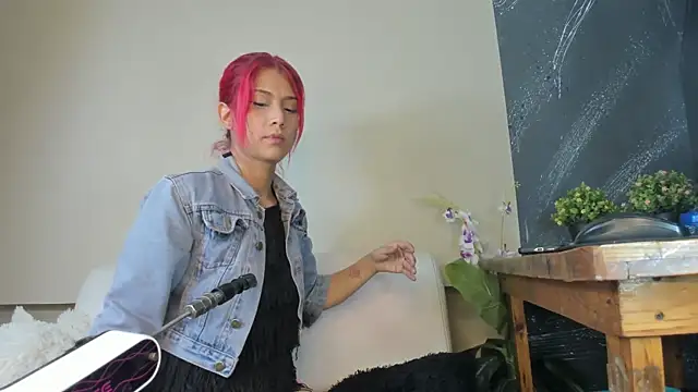 Snapshot of Jasmine_Starr_ chatting on 06.11.26 Jasmine Starr online show from 06.11.26