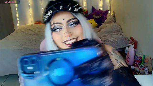 maliciaXpoison online show from 04.25.26