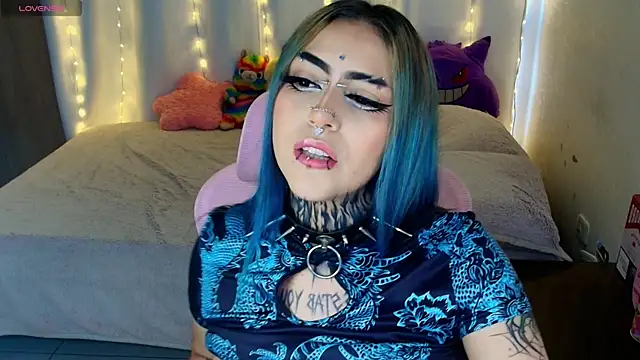 Snapshot of maliciaXpoison chatting on 05.30.26 maliciaXpoison online show from 05.30.26